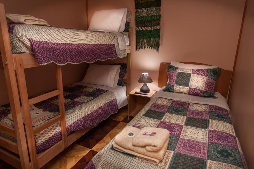 Cordillera Azul Hostel ปวยร์โตนาตาเลส ภายนอก รูปภาพ
